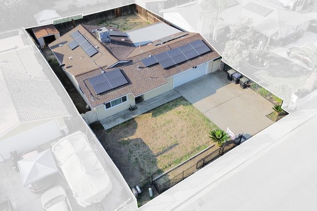 1933 W Buena Vista Avenue, Visalia, CA 93291