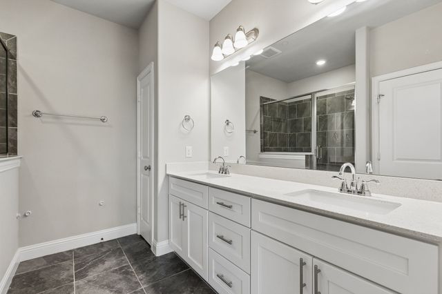 911 Ponds Edge Lane, Euless, TX 76040