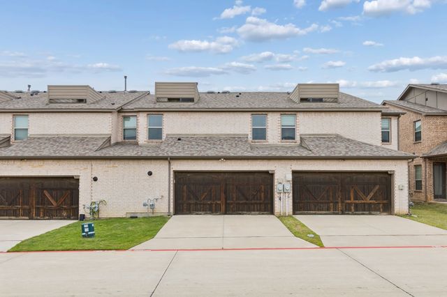 911 Ponds Edge Lane, Euless, TX 76040