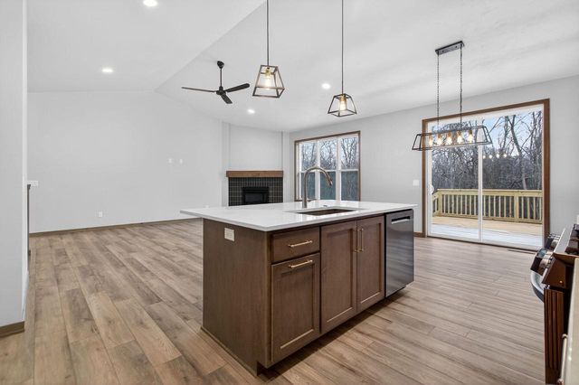 2564 N STELLITA CIRCLE, De Pere, WI 54115