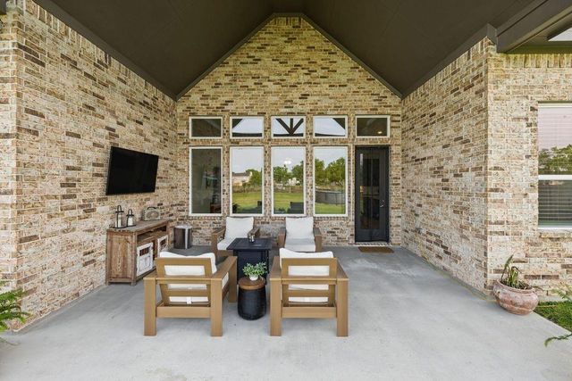 11610 E Wood Drive, Old River-winfree, TX 77523