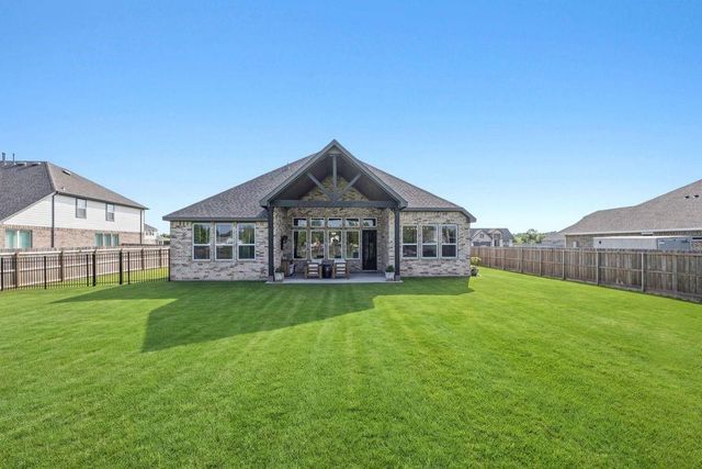 11610 E Wood Drive, Old River-winfree, TX 77523
