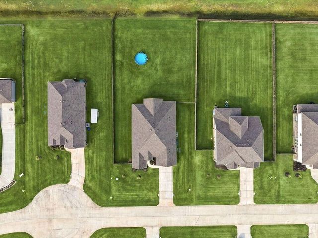 11610 E Wood Drive, Old River-winfree, TX 77523