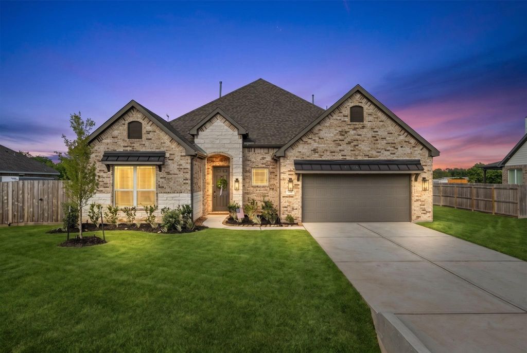 11610 E Wood Drive, Old River-winfree, TX 77523