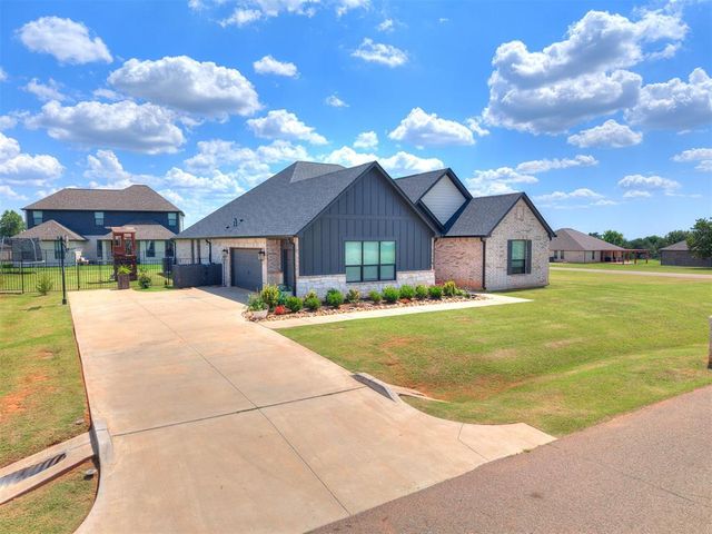 2255 Jackson Lane, Blanchard, OK 73010