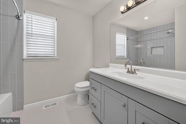 114 SUNSET DR, Mt Royal, NJ 08061