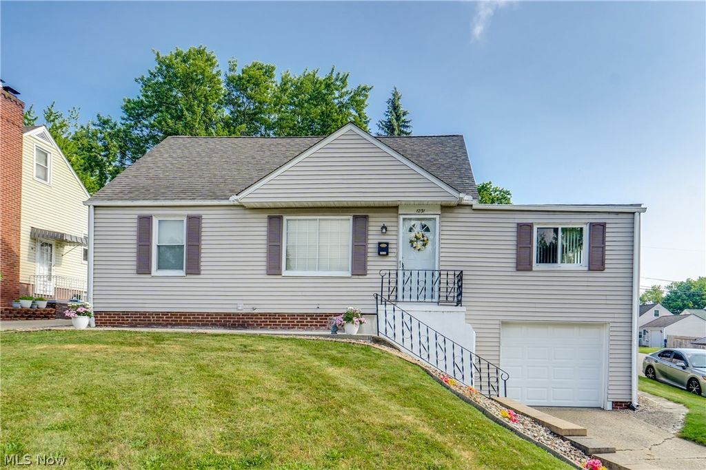 1231 Spangler Street NE, Canton, OH 44714