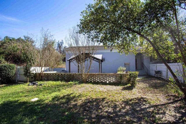 1700 Broad Street, Camden, SC 29020