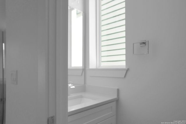 935 Piedmont Ave, San Antonio, TX 78210