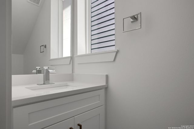 935 Piedmont Ave, San Antonio, TX 78210