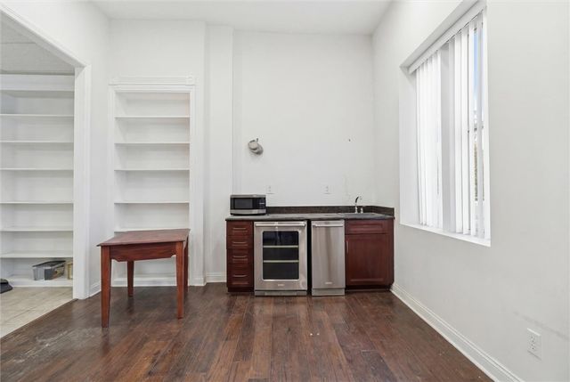 2600 Brownsville Rd, Carrick, PA 15227