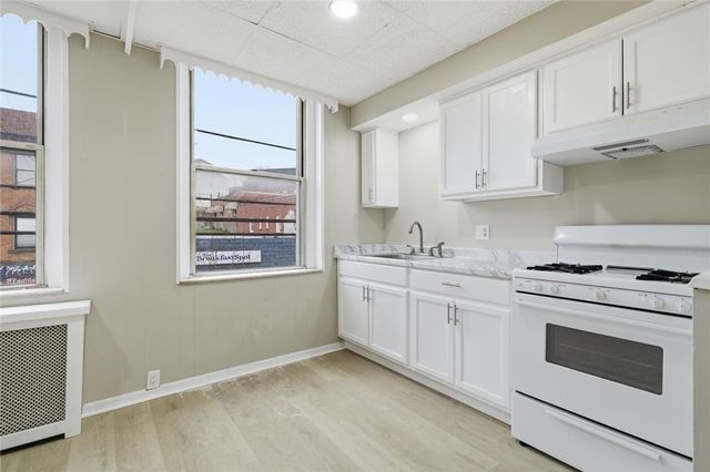 2600 Brownsville Rd, Carrick, PA 15227