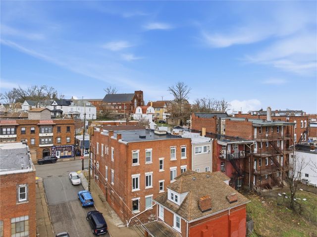 2600 Brownsville Rd, Carrick, PA 15227