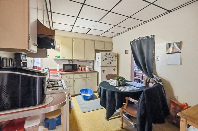 2600 Brownsville Rd, Carrick, PA 15227