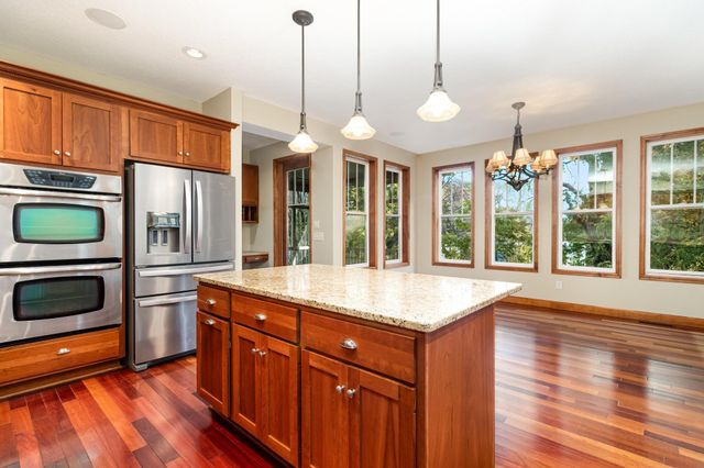 8124 Clifford Circle, Inver Grove Heights, MN 55076