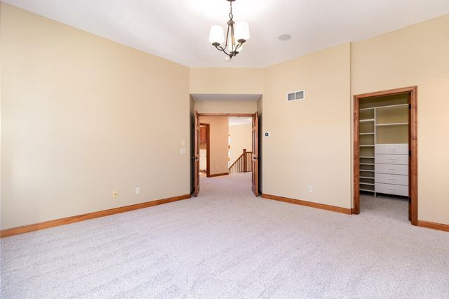 8124 Clifford Circle, Inver Grove Heights, MN 55076