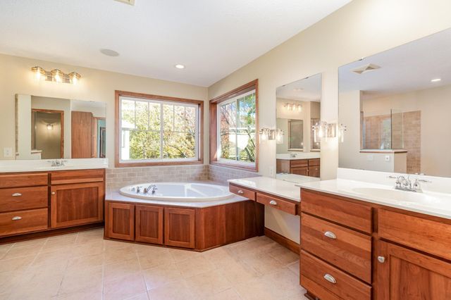 8124 Clifford Circle, Inver Grove Heights, MN 55076