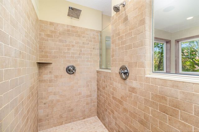 8124 Clifford Circle, Inver Grove Heights, MN 55076