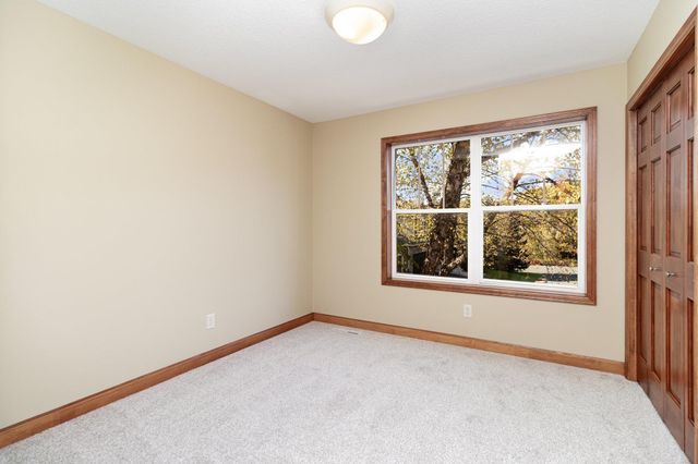 8124 Clifford Circle, Inver Grove Heights, MN 55076