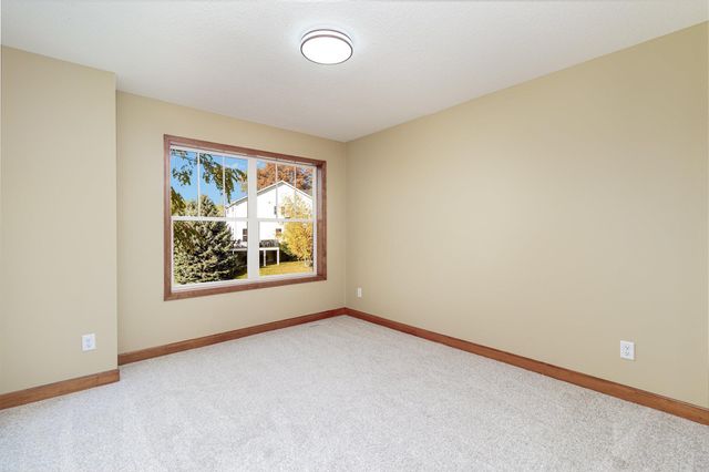 8124 Clifford Circle, Inver Grove Heights, MN 55076