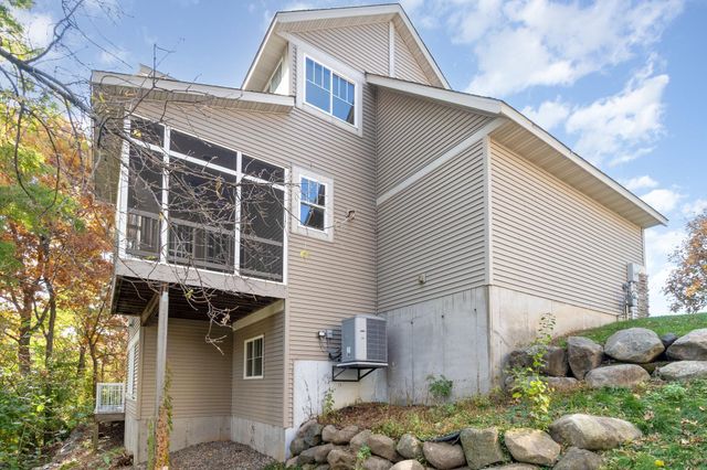 8124 Clifford Circle, Inver Grove Heights, MN 55076