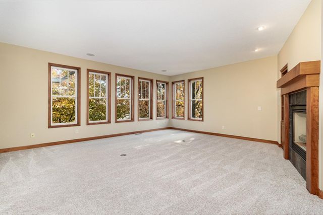 8124 Clifford Circle, Inver Grove Heights, MN 55076