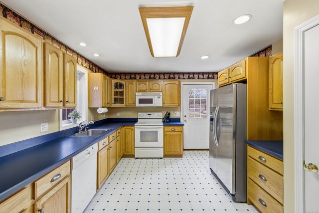 1260 Route 12, Groton, CT 06340