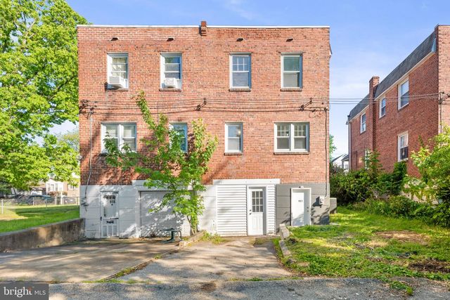 921 PITMAN AVE, Darby, PA 19023