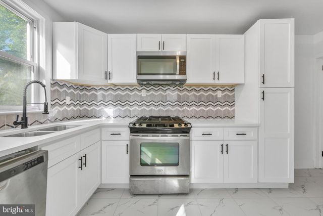 921 PITMAN AVE, Darby, PA 19023
