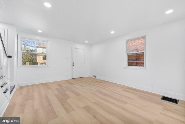 921 PITMAN AVE, Darby, PA 19023