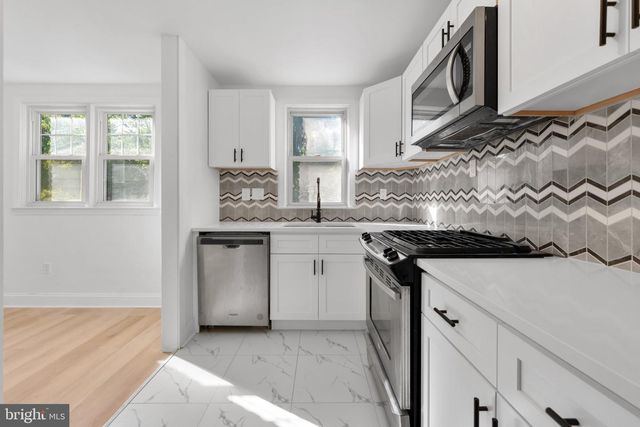 921 PITMAN AVE, Darby, PA 19023