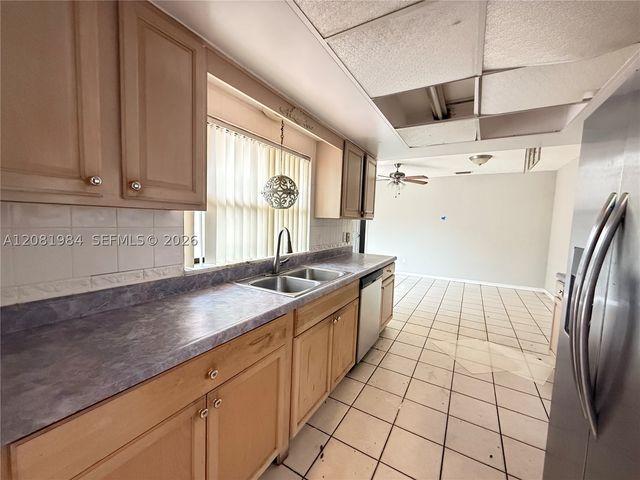 2931 S Seacrest Blvd, Boynton Beach, FL 33435