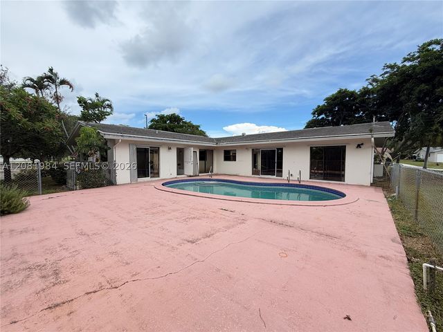 2931 S Seacrest Blvd, Boynton Beach, FL 33435