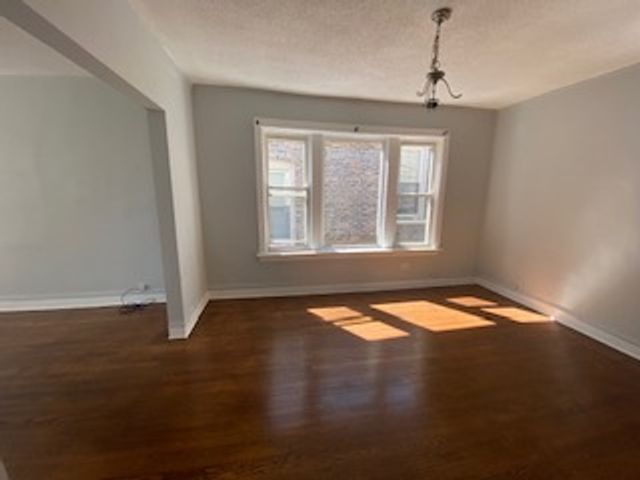 7512 S PEORIA Street, Chicago, IL 60620