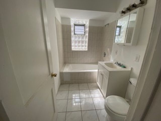 7512 S PEORIA Street, Chicago, IL 60620