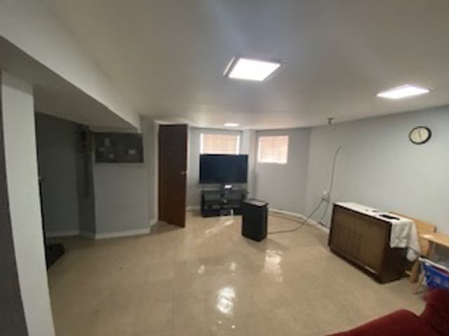 7512 S PEORIA Street, Chicago, IL 60620