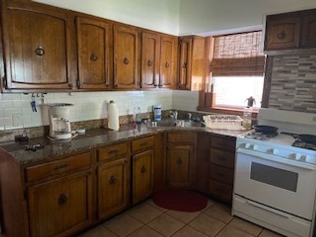 7512 S PEORIA Street, Chicago, IL 60620