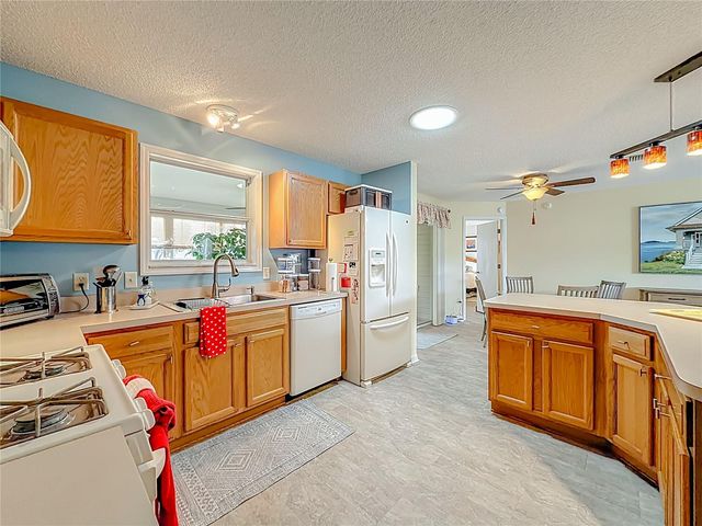 969 CANDLER PLACE, The Villages, FL 32162