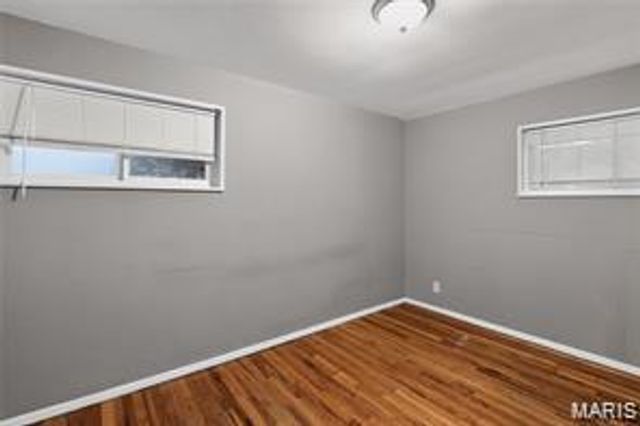 7744 Ellington Drive, St Louis, MO 63121