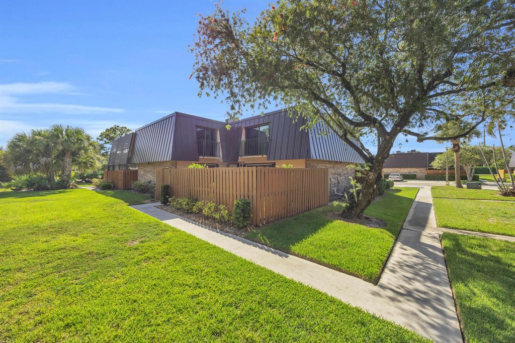 5693 SE Windsong Lane 545, Stuart, FL 34997
