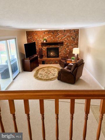15826 VISTA DR, Montclair, VA 22025