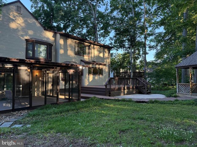 15826 VISTA DR, Montclair, VA 22025