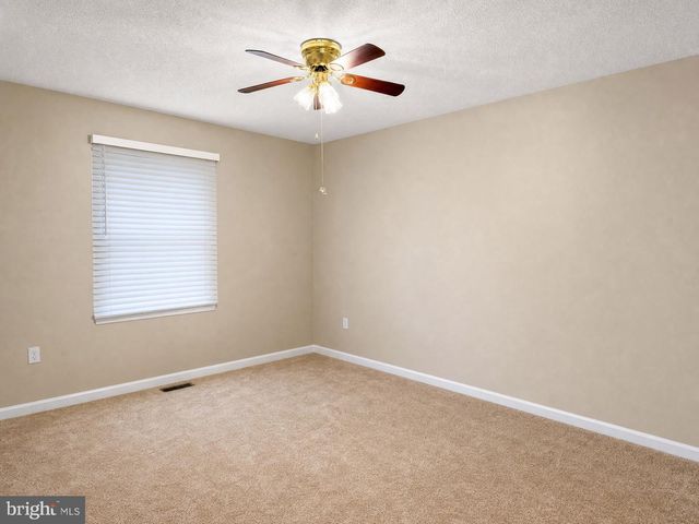15826 VISTA DR, Montclair, VA 22025