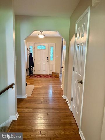 15826 VISTA DR, Montclair, VA 22025