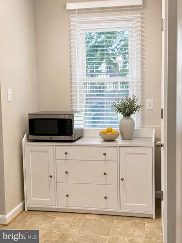 15826 VISTA DR, Montclair, VA 22025