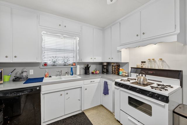5328 Ira Street N, Haltom City, TX 76117