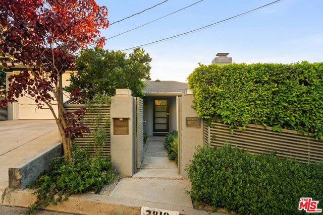 2818 Effie Street, Los Angeles, CA 90026