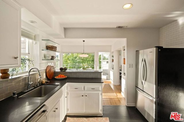 2818 Effie Street, Los Angeles, CA 90026