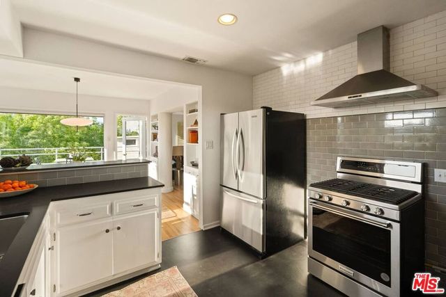 2818 Effie Street, Los Angeles, CA 90026