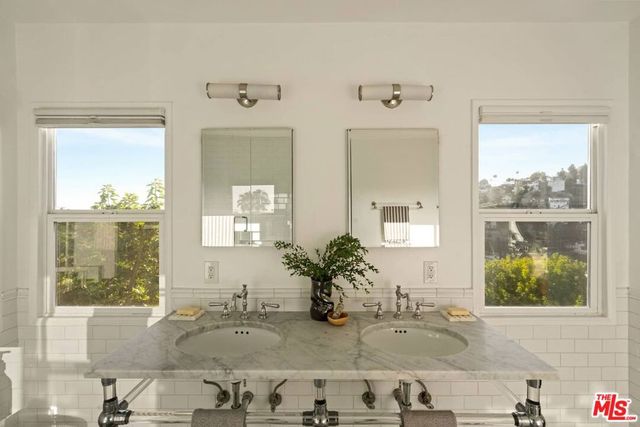 2818 Effie Street, Los Angeles, CA 90026
